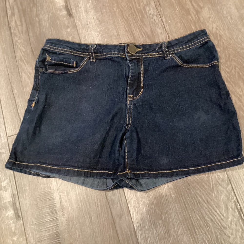 Red Blue Denim Shorts, Size 7/8, Color Blue